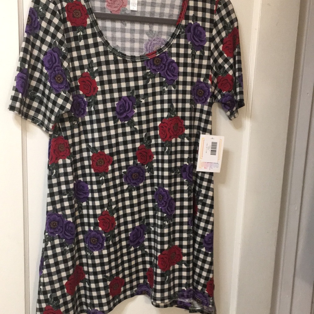 Nwt Lularoe perfect t small check with Roses